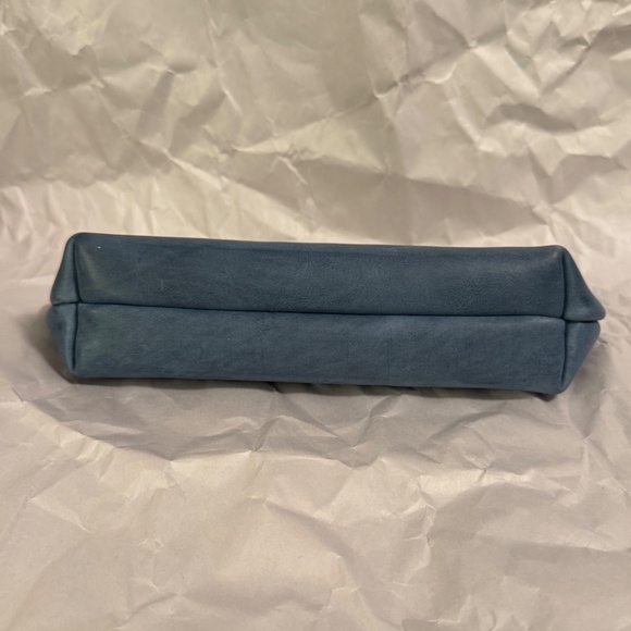 Portland Leather Aqua Canoe pencil pouch - Picture 3 of 5
